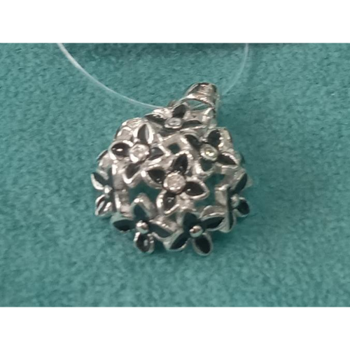 92.5. SILVER CHAIN PENDENT